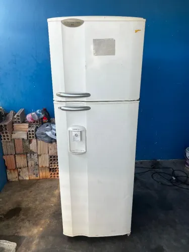 Geladeira Eletrolux degelo seco