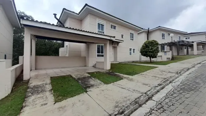 Casa com 4 dormitórios à venda, 173 m² por R$ 950.000,00 - Granja Viana - Cotia/SP