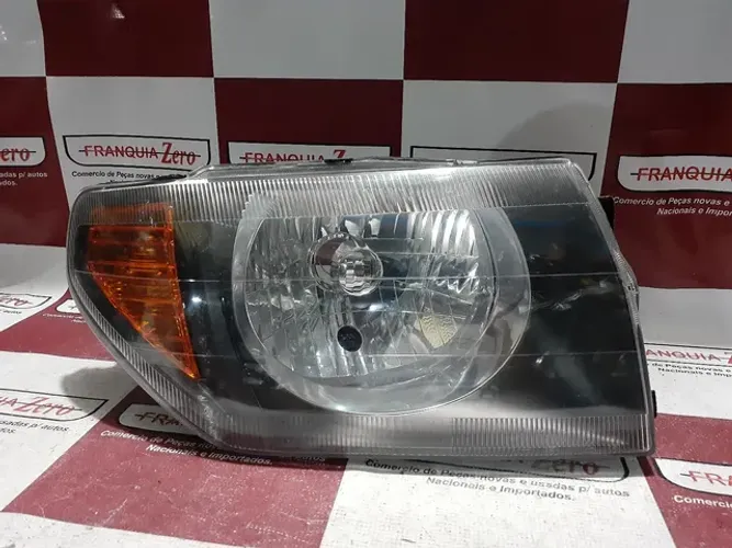 Farol lado direito Pajero TR4 2003 a 2006