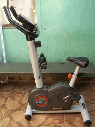 Ate 4x sem Juros - Bicicleta Ergométrica Magnética Vertical Moviment V3 - Profissional 