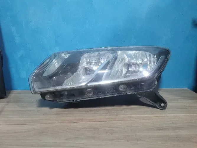 Farol Esquerdo Renault Sandero Logan 2015 a 2019 47750748