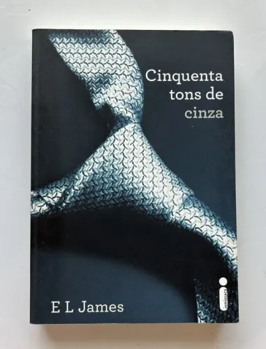 Livro Cinquenta tons de cinza.
