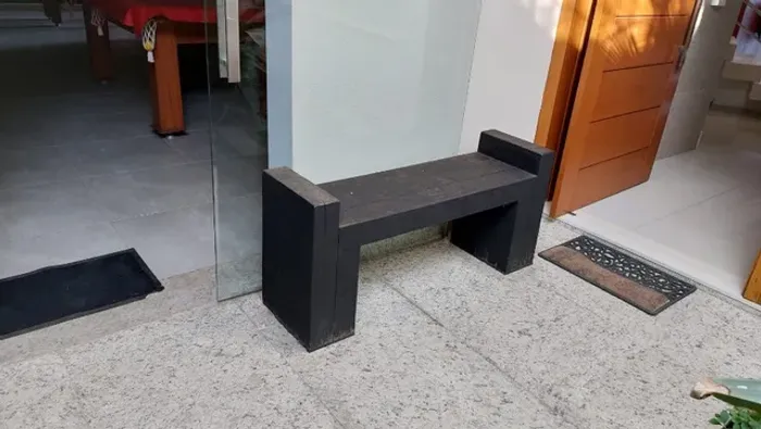 Vendo banco de madeira maciça