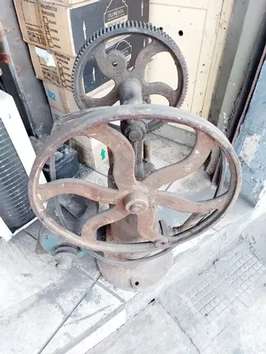 Bomba d'água com motor elétrico Funcionando! Aceito oferta ou troca!