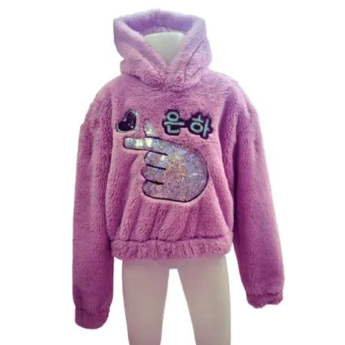 Casaco Cropped Infantil de Pelo Sintético Felpudo Bordado com Capuz