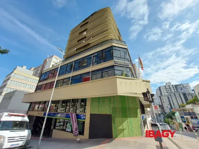 Oportunidade! Salas/Conjuntos em Centro - Florianópolis