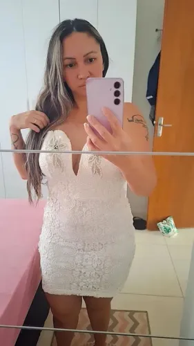 Vestido bordado a mão