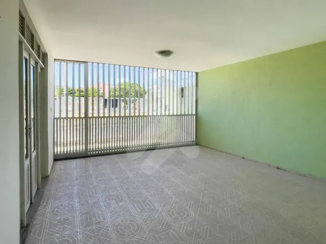 Casa à venda em Neópolis  4 quartos, próxima à Av. Ayrton Senna