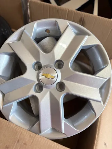 Roda de liga leve modelo Chevrolet NOVAS ARO 14
