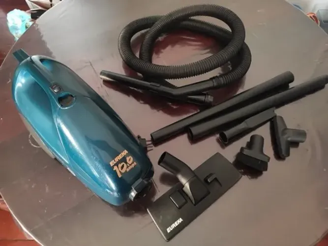 Aspirador de Pó Eureka, Modelo 3651, 127 volts, 10.0 amperes