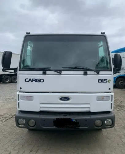 Caminhão Ford Cargo 815 E carroceria 2011
