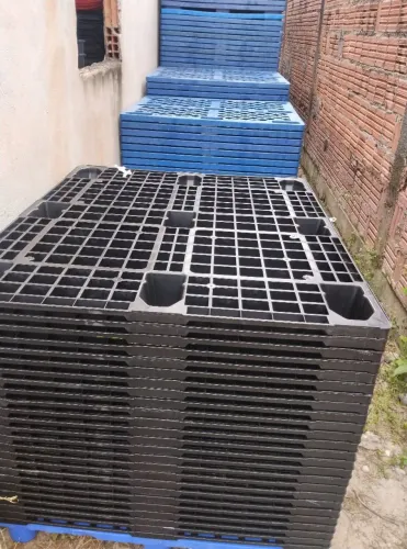 Paletes de plástico. Vamos ter 3 modelos disponíveis