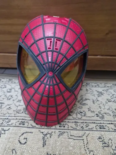 Máscara espetacular Homem Aranha com som e luz Mattel