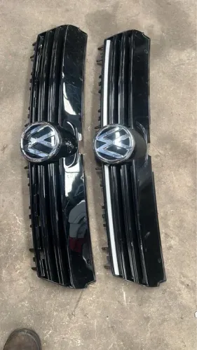 Grade Central Parachoque  Dianteiro Volkswagen Fox 2015 A 2022 Original 