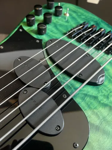 Baixo X Vector Kheiron Custom 6c 