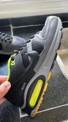 Tênis Nike Air Max - Preto, Cinza e Amarelo