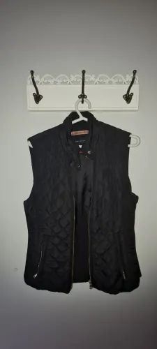 Colete preto puff da Zara