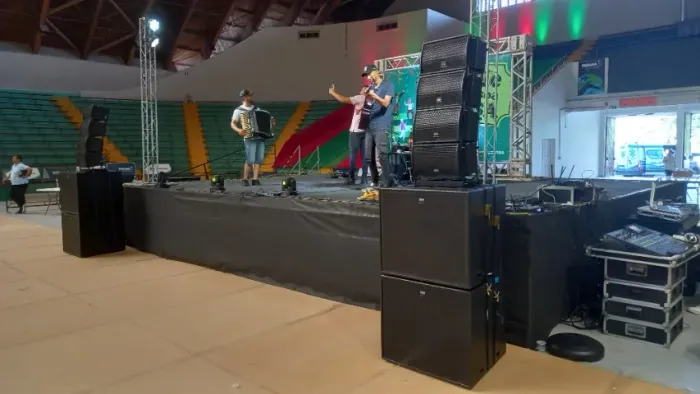 Sonorização e Iluminação de Festas e Eventos, Igrejas, Djs, Bandas