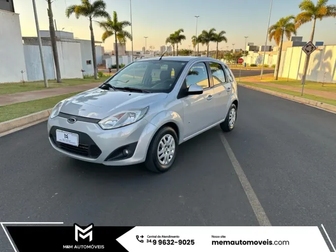 Ford Fiesta 1.0 Rocam SE Plus Hatch 8V Flex 4P Manual 2014