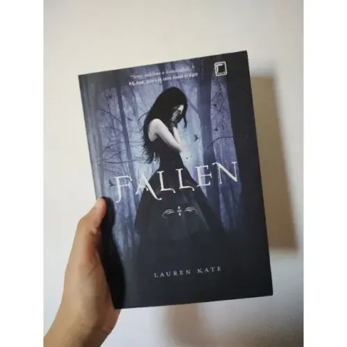 Livro Fallen, de Lauren Kate