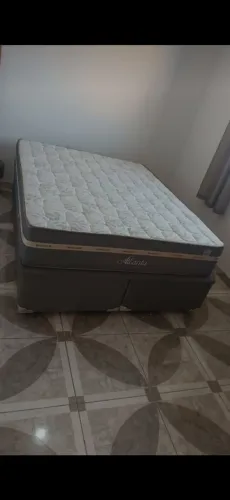 Cama Queen deixamos montado 
