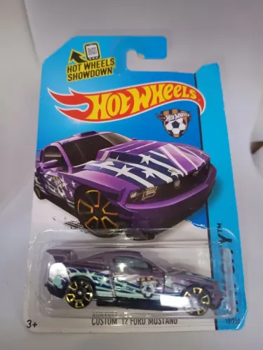 Carro Hot Wheels Custom '12 Ford Mustang - 2013