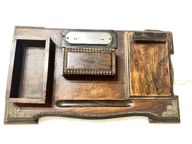Organizador de mesa em madeira de época