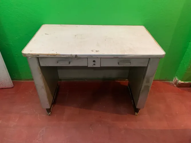 Mesa de Escritório Metálica antiga aço