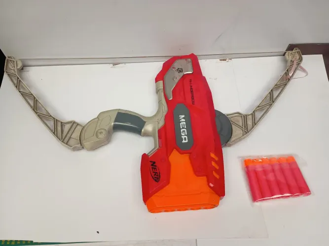 Lançador Nerf N-Strike Elite - Mega Thunderbow<br>Acompanha 6 dardos 