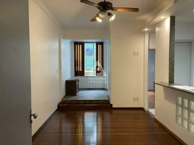 DOIS APARTAMENTOS EM COPACABANA