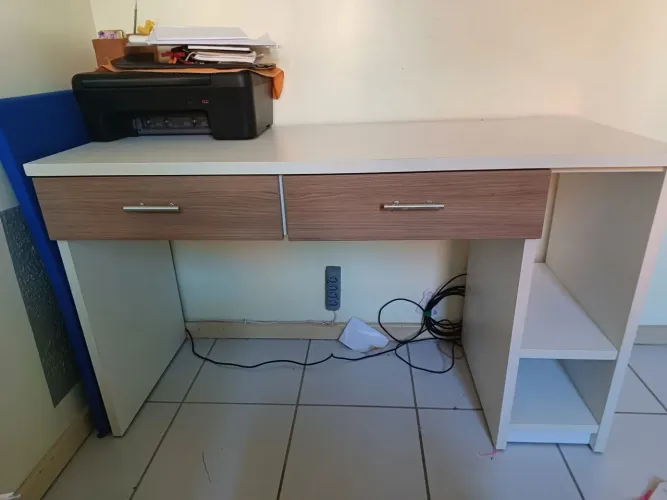 Mesa de Escrivaninha 