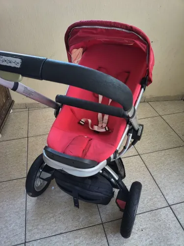 Carrinho de bebê quinny 