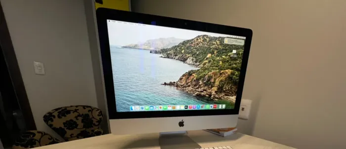 iMac Apple - Tela com 21,5" - Não possui teclado e mouse - ótimo estado