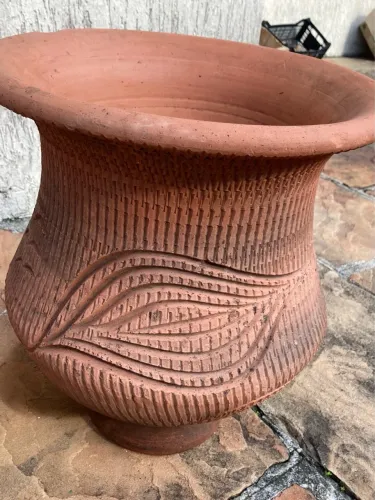 Vaso de cerâmica artesanal para plantas