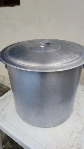 Panela Grande de Alumínio com Tampa 60 Litros