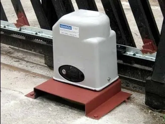 Instalação e manutenção em motor de portão