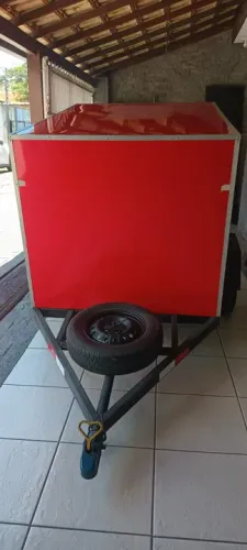 CARRETINHA  BAÚ muito nova e pouco usada...