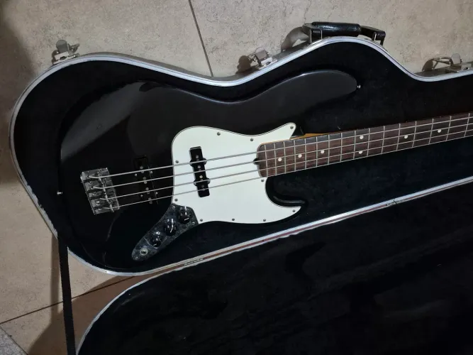 Vendo Baixo Fender