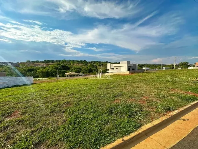 Condomínio Jardins Capri - lote com possibilidade de vista de suíte para mata.
