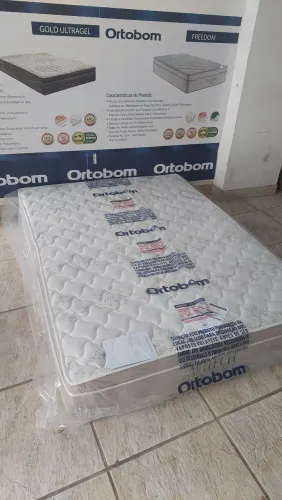 Colchão Ortobom casal molas ensacadas