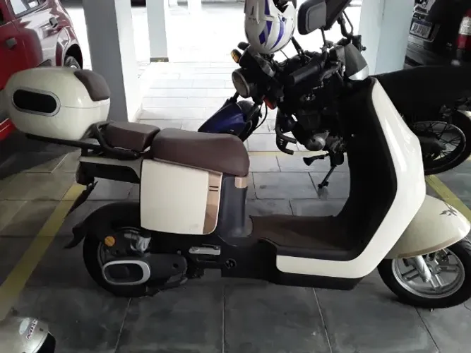 Moto/Bicicleta Elétrica- Baixíssimo Km praticamente zero