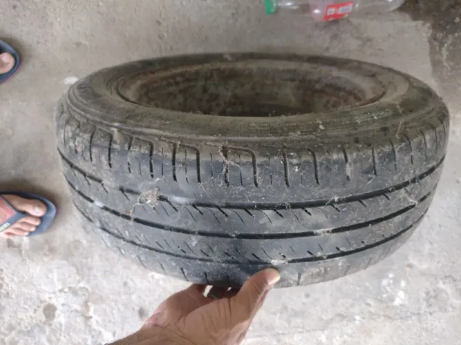 peneu aro 14 semi novo.vendo y troco