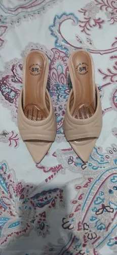 Vendo tamanco 33 novo
