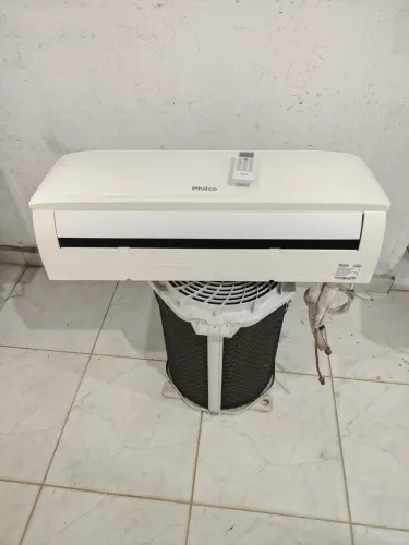 Ar condicionado Philco 9.000 BTUS gás recolhido manutenção feita bem novinho