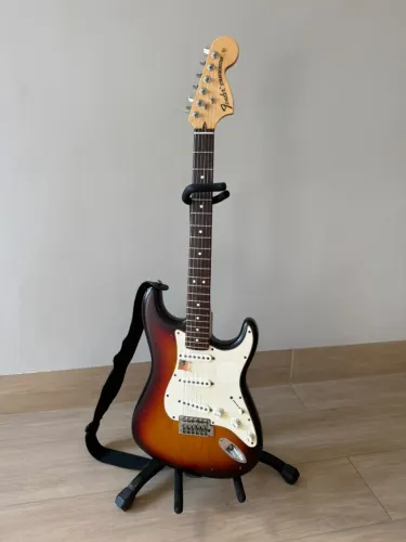 Guitarra Fender