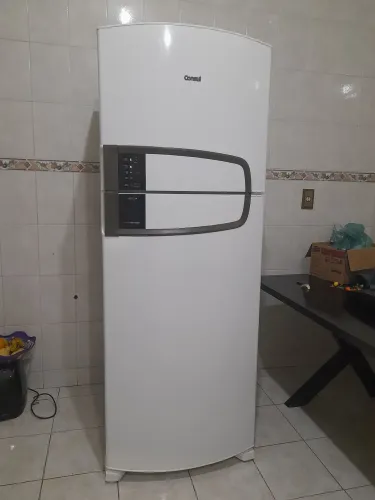 Geladeira frost free 127vts 437 litros.