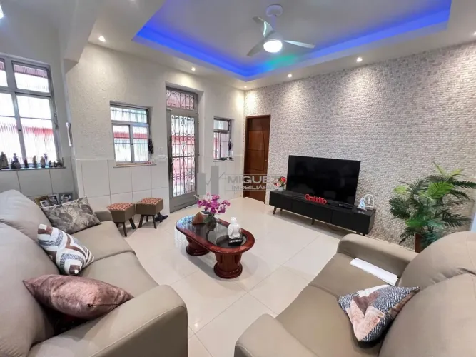 Apartamento tipo casa à venda, Rua Araxá, Grajaú, varanda, sala em 2 ambientes, 2 quartos,