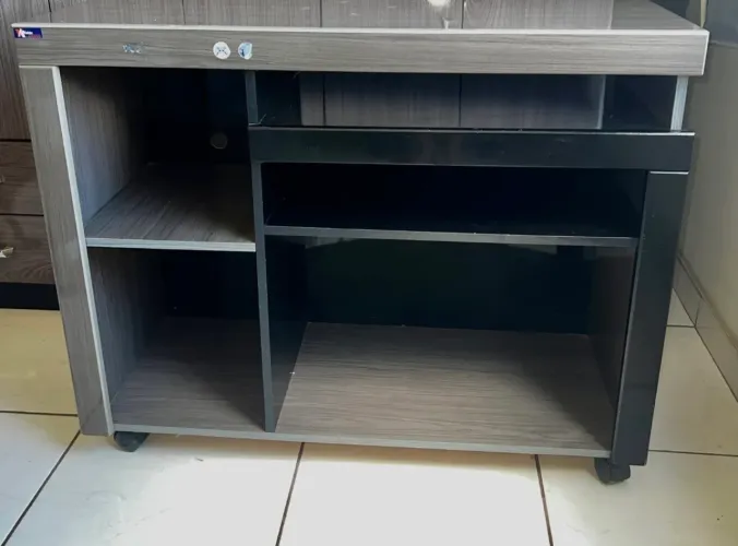 Rack para TV/ Escrivaninha