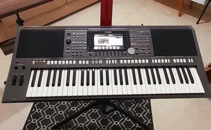 Vendo Teclado Yamaha PSR S 970