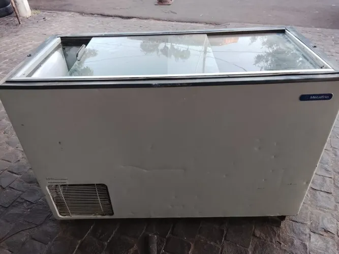 Frezzer 220v Entrego com garantia. Uberlândia.